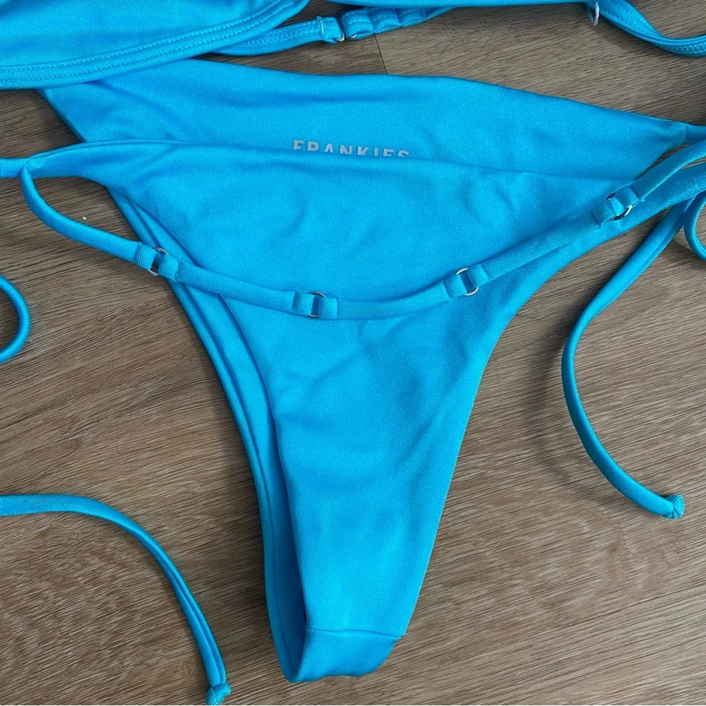 FRANKIES BIKINIS Chase Triangle Bikini Top & Bottoms SET